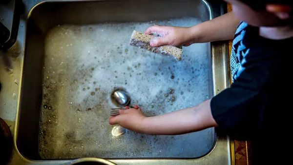 Electrolux dishwasher doesn’t heat up water